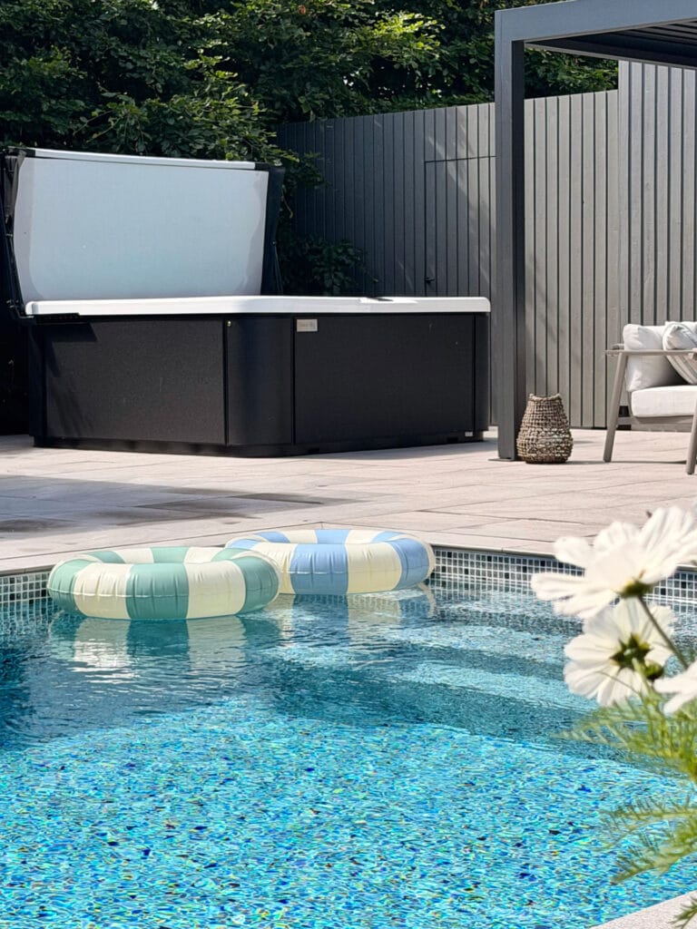 Pooldrömmen i Vallentuna
